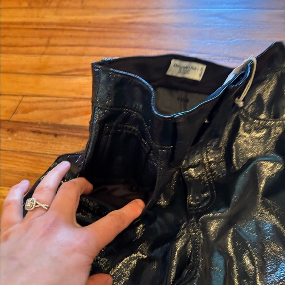 🖤Abercrombie & Fitch Vegan Leather 90s Straight Pant - Picture 10 of 12